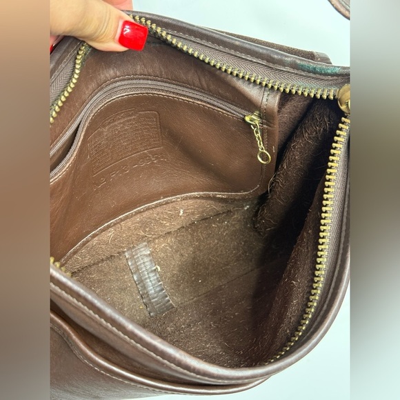 Vintage Coach 9951 Patricia Legacy Brown Leather
Messenger Shoulder Bag - Picture 10 of 13